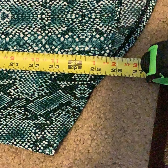 🌿 Dana Buchman Snake Print Top 🌿 - Picture 8 of 9